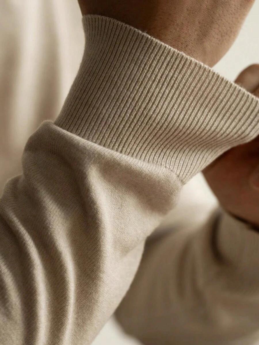BEŻOWY SWETER GOLF