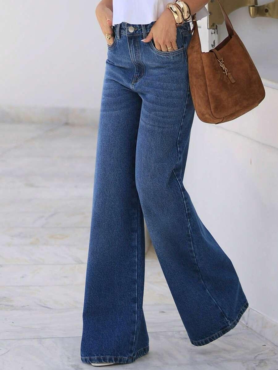 niebieskie spodnie jeans