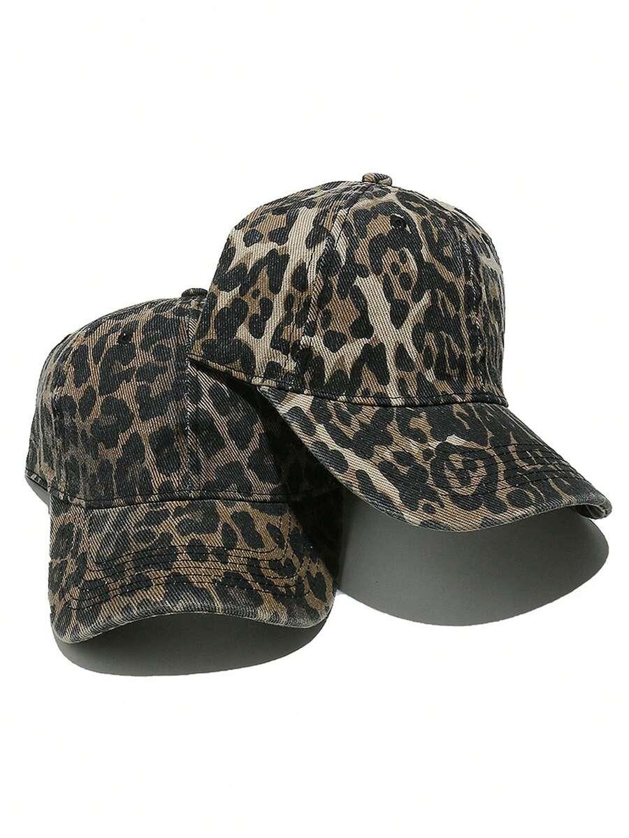 CZAPKA Z DASZKIEM ANIMAL PRINT