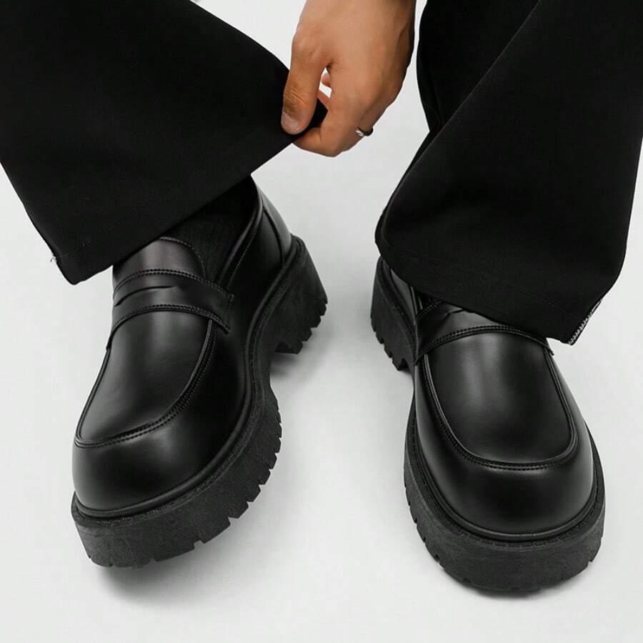 czarne wsuwane mokasyny