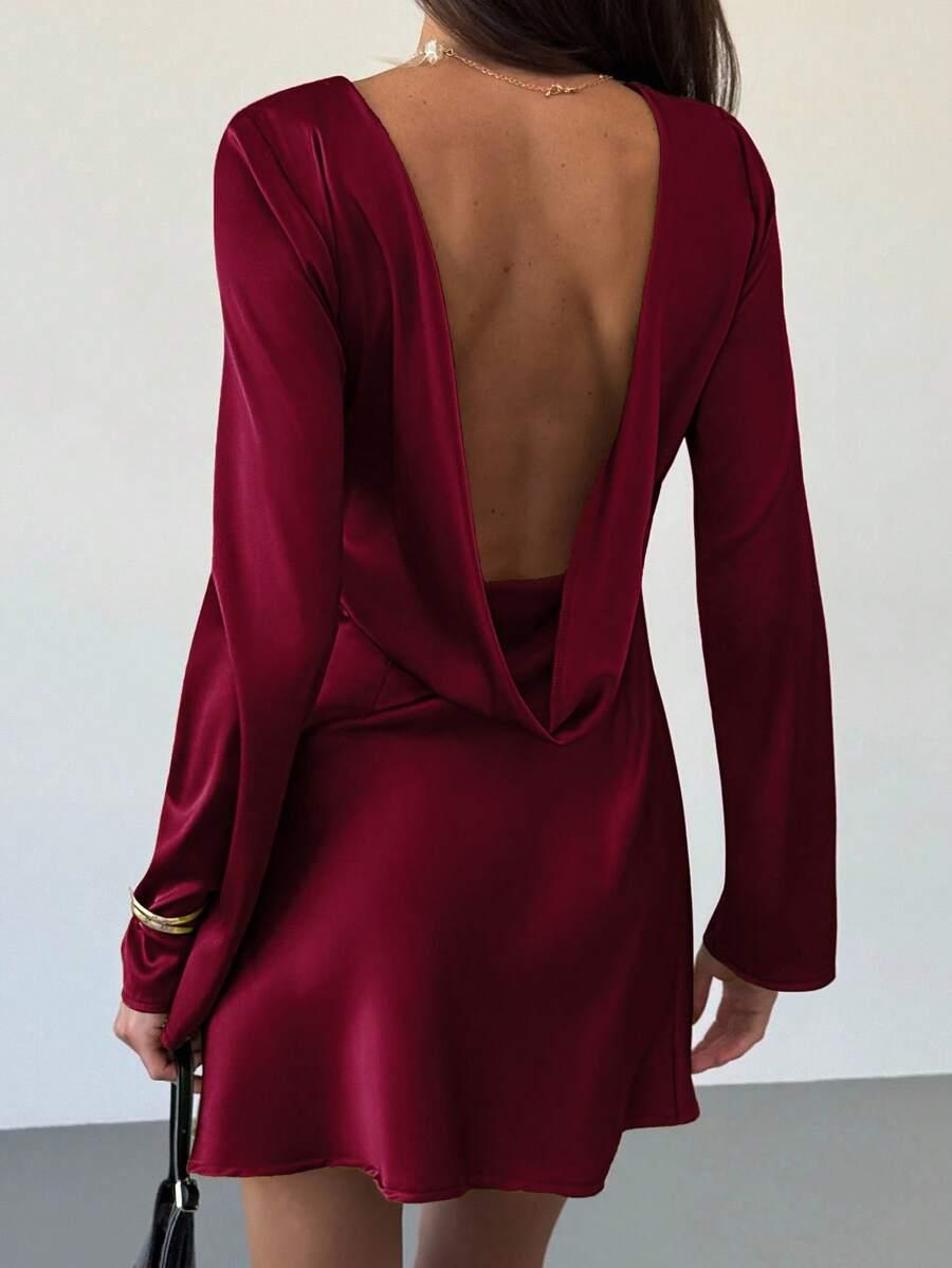SATYNOWA MINI SUKIENKA ODKRYTE PLECY 