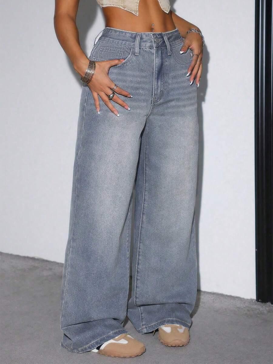 niebieskie jeansy kieszenie 
