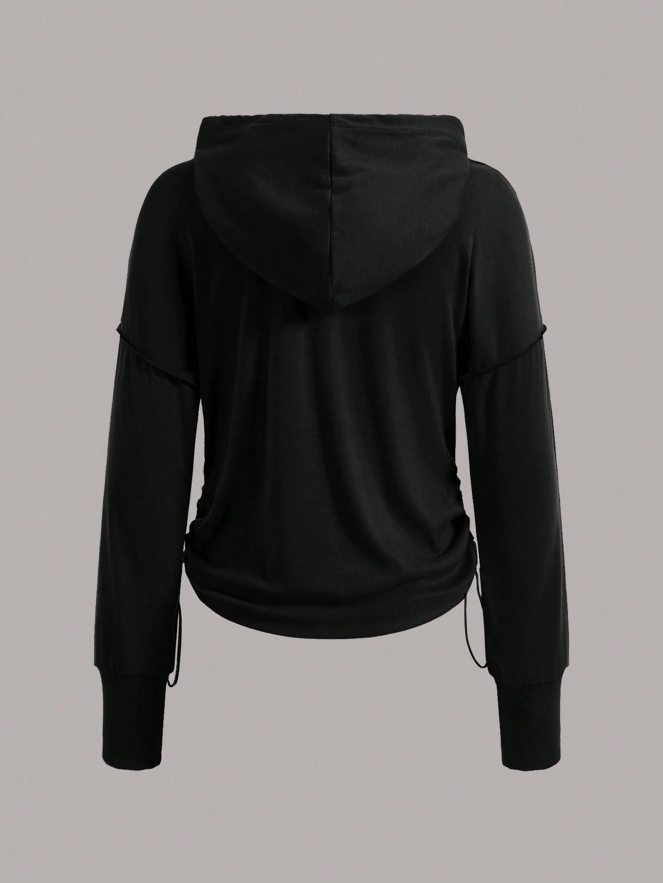 CZARNA BLUZA Z KAPTUREM