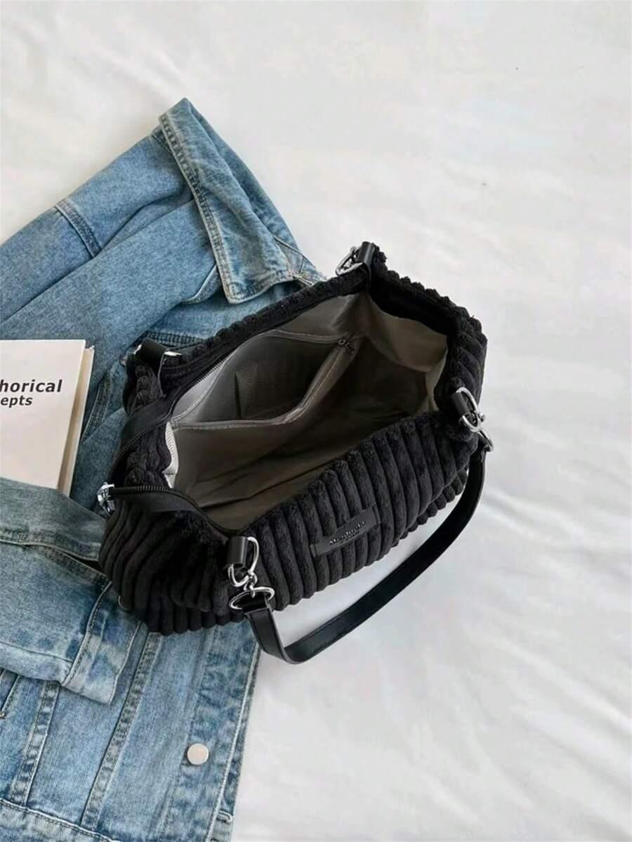 czarna torebka zip napisy