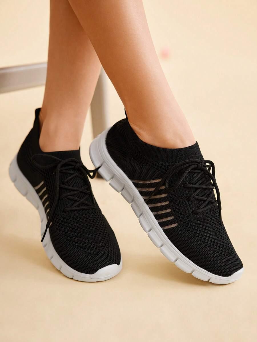 czarne buty sportowe