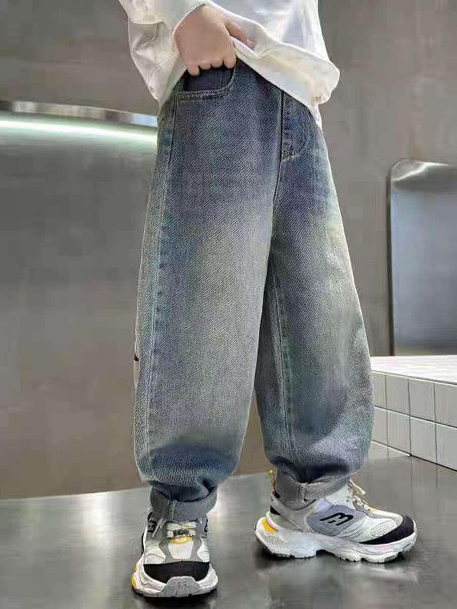 niebieskie spodnie jeans 