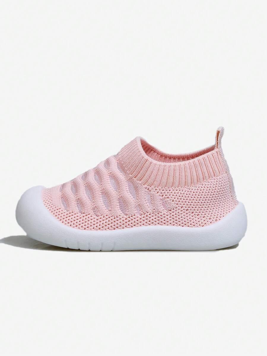różowe buty dla niemowląt 