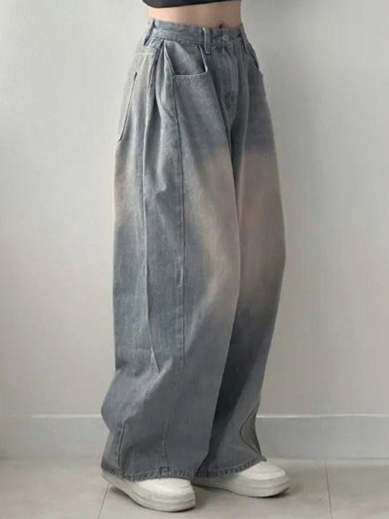 niebieskie spodnie jeans