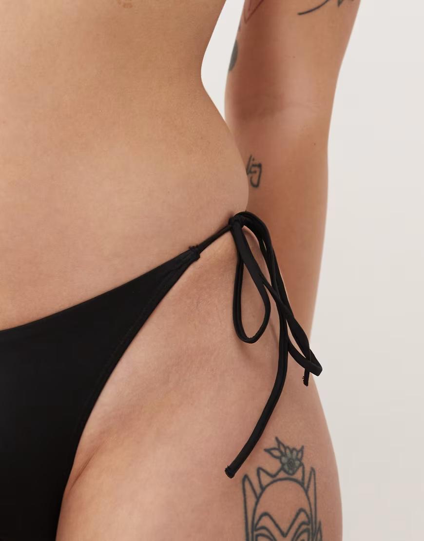 CZARNY DÓŁ OD BIKINI 