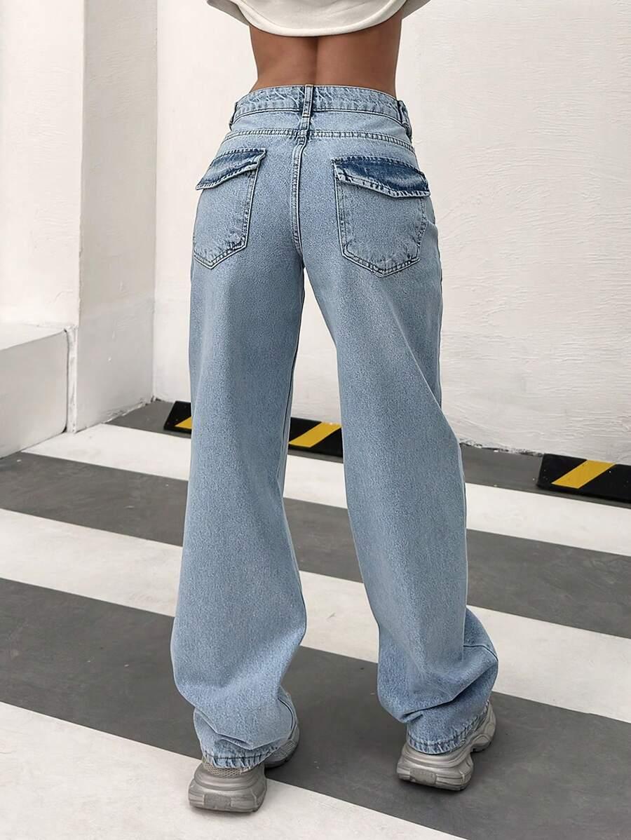 niebieskie spodnie jeans