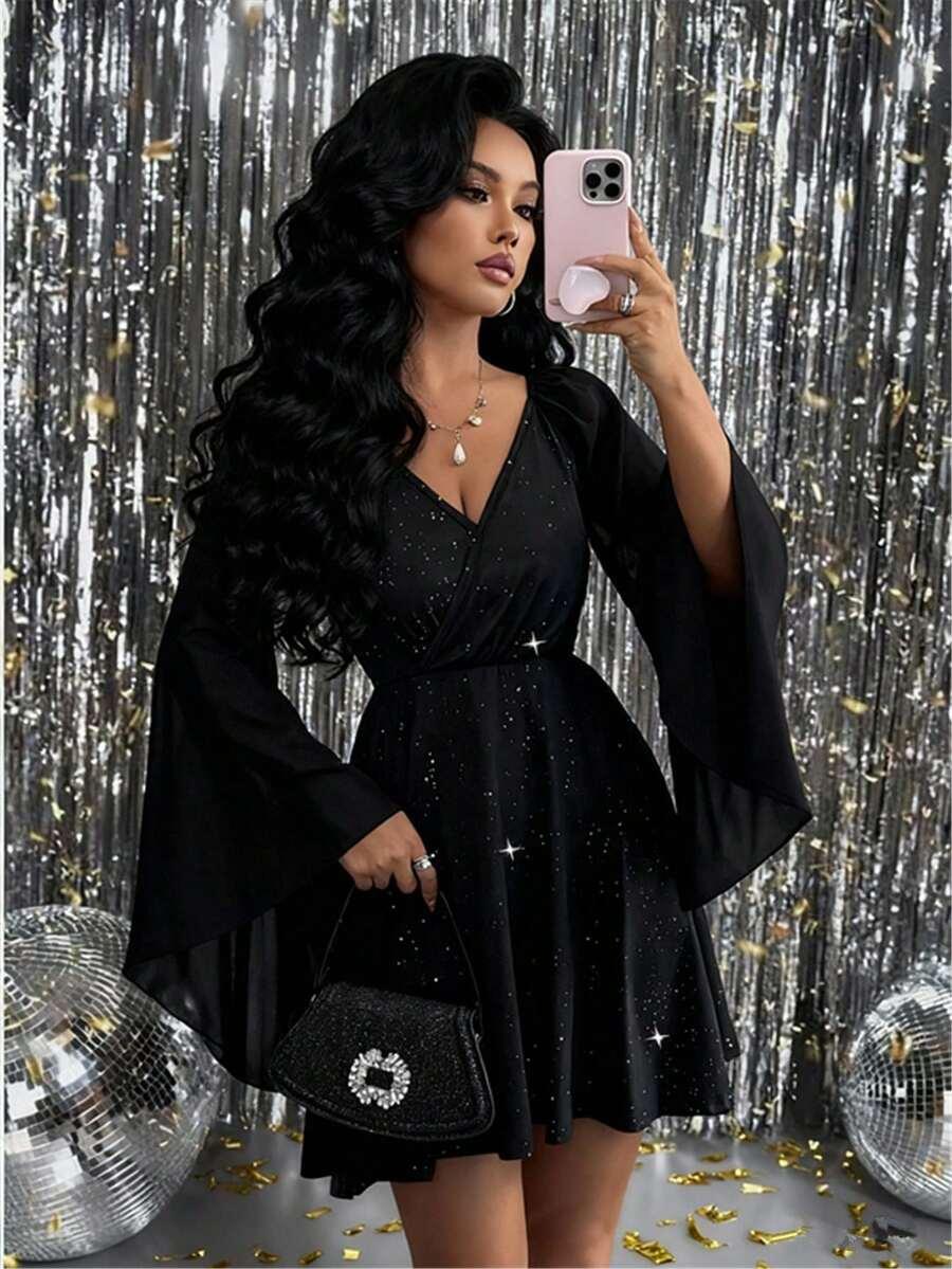 CZARNA MINI SUKIENKA