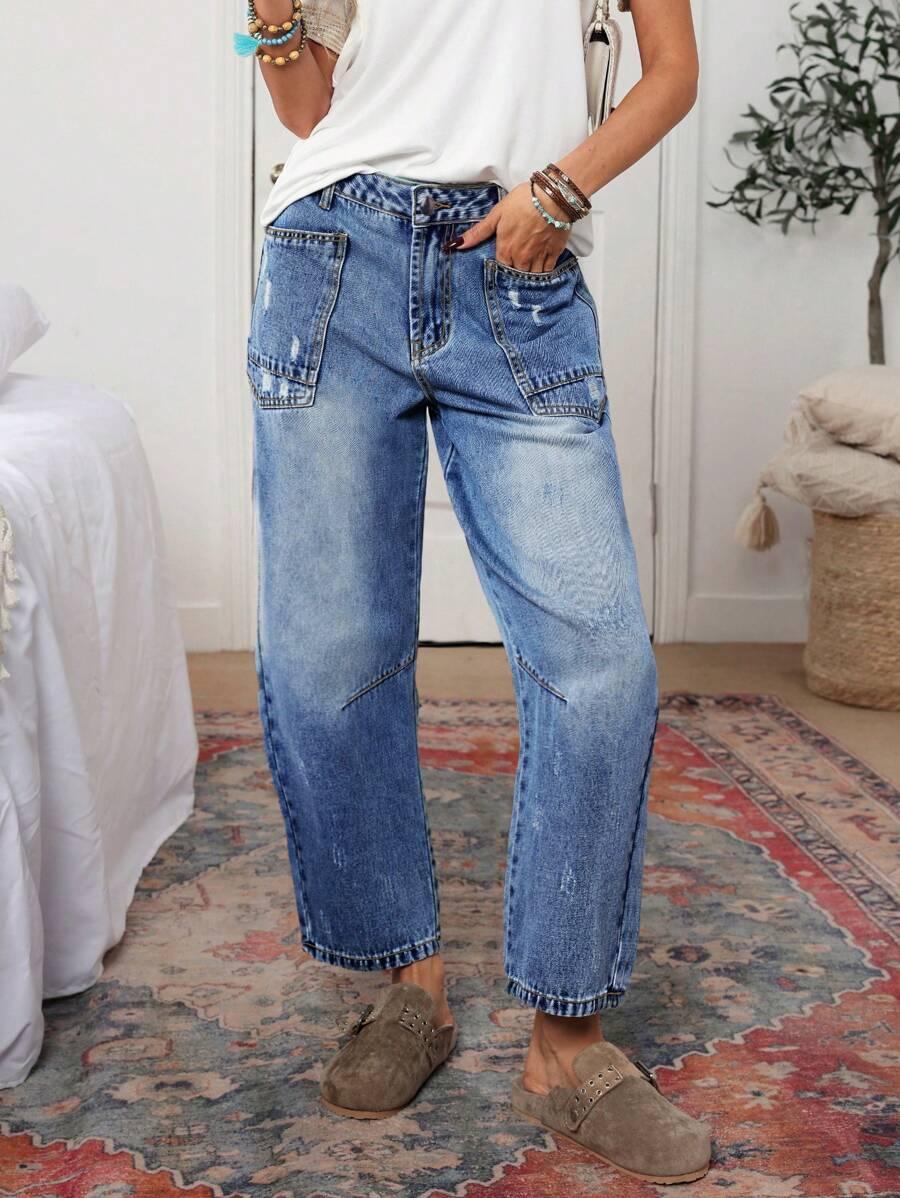 niebieskie spodnie jeans