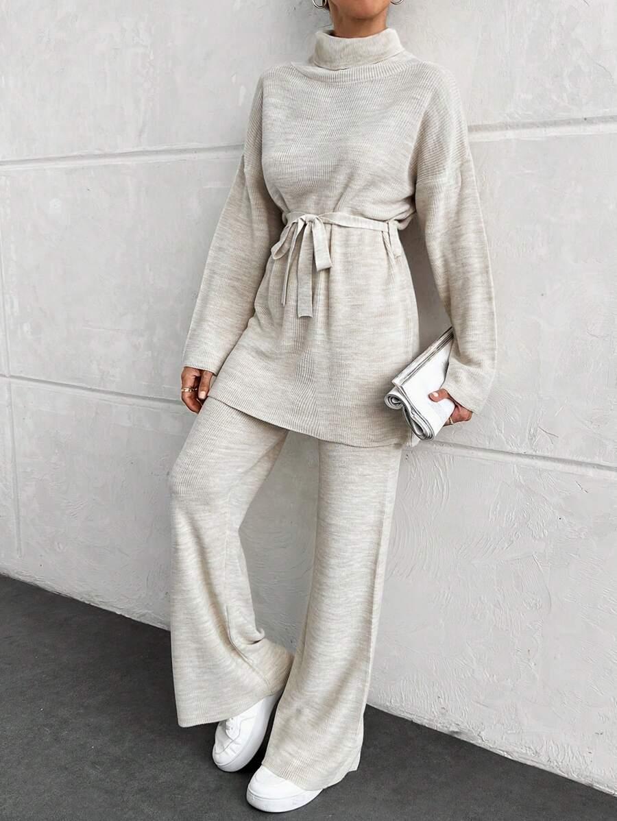 beżowy sweter półgolf