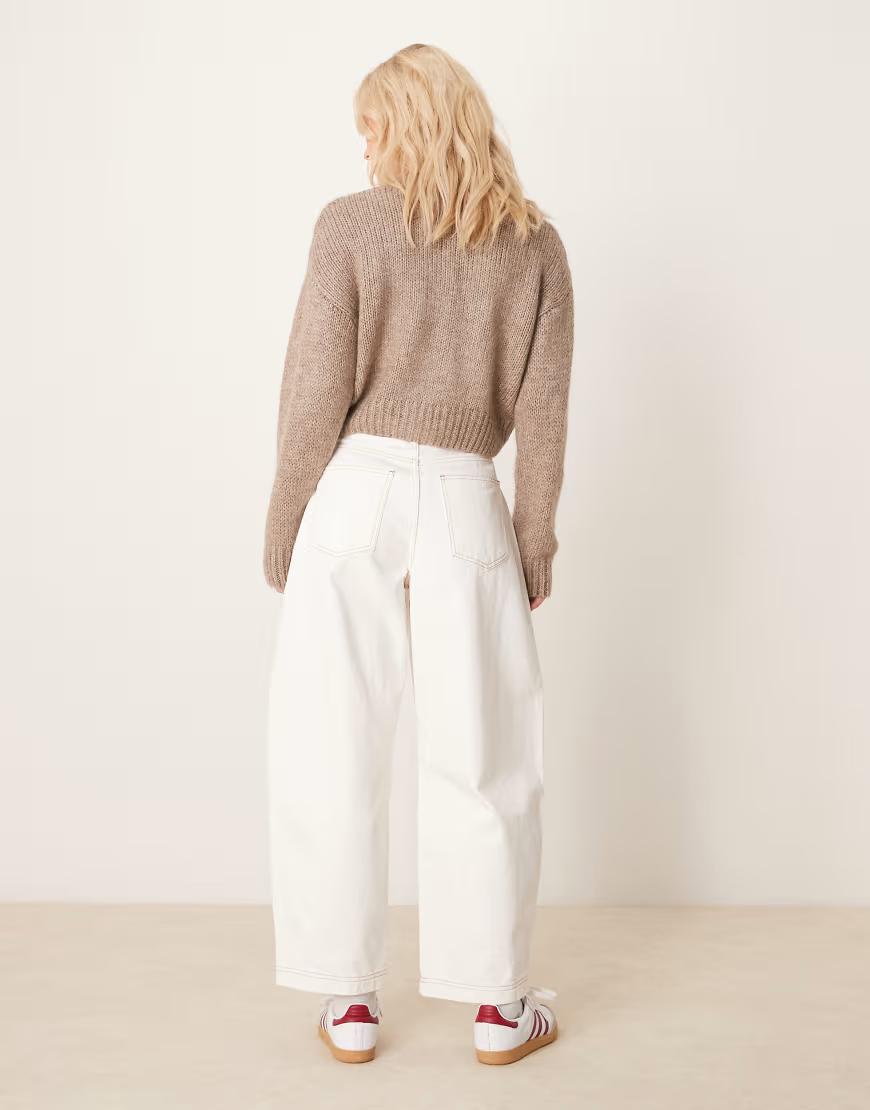 BIAŁE SPODNIE JEANS