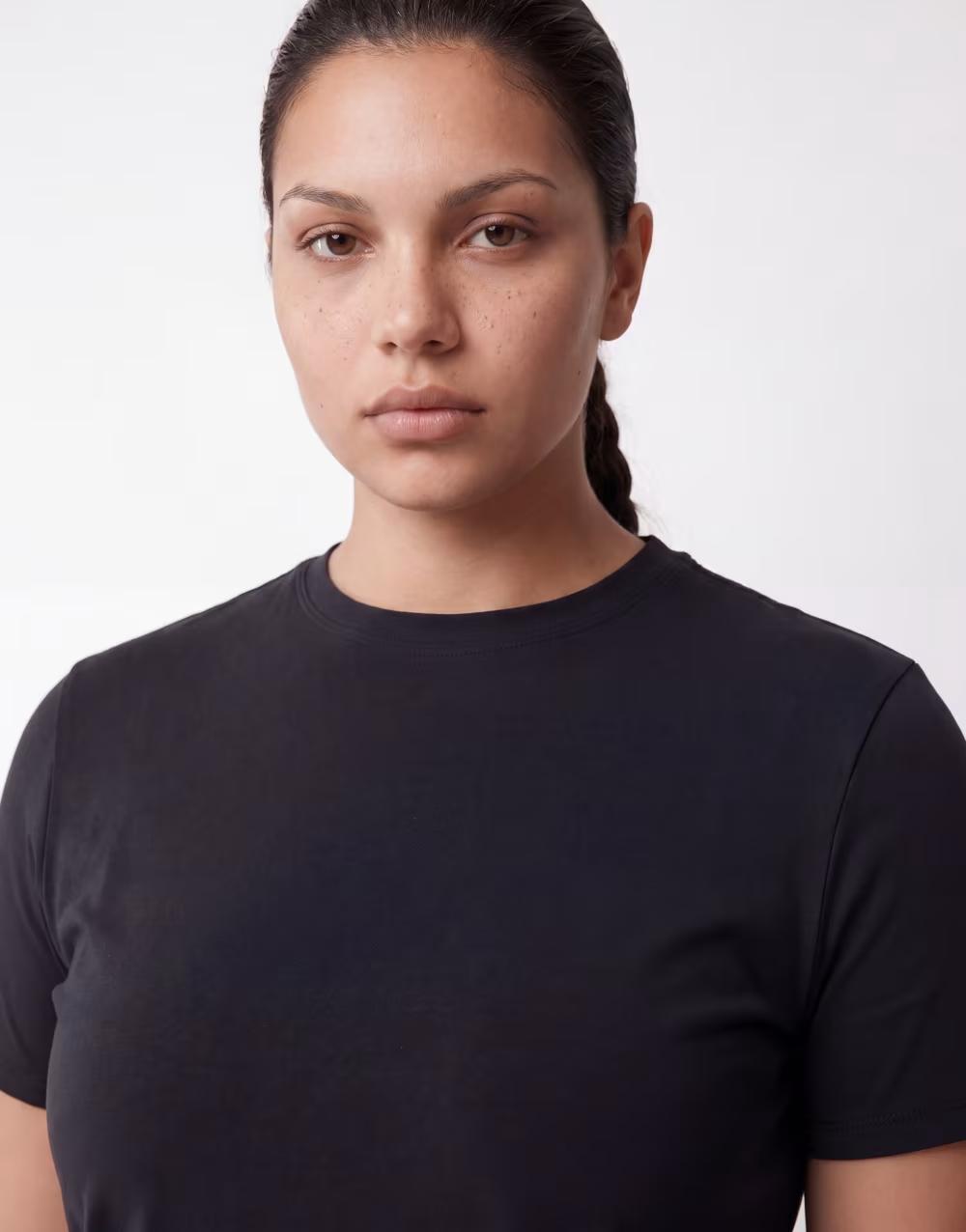 CZARNY T-SHIRT KRÓTKI RĘKAW