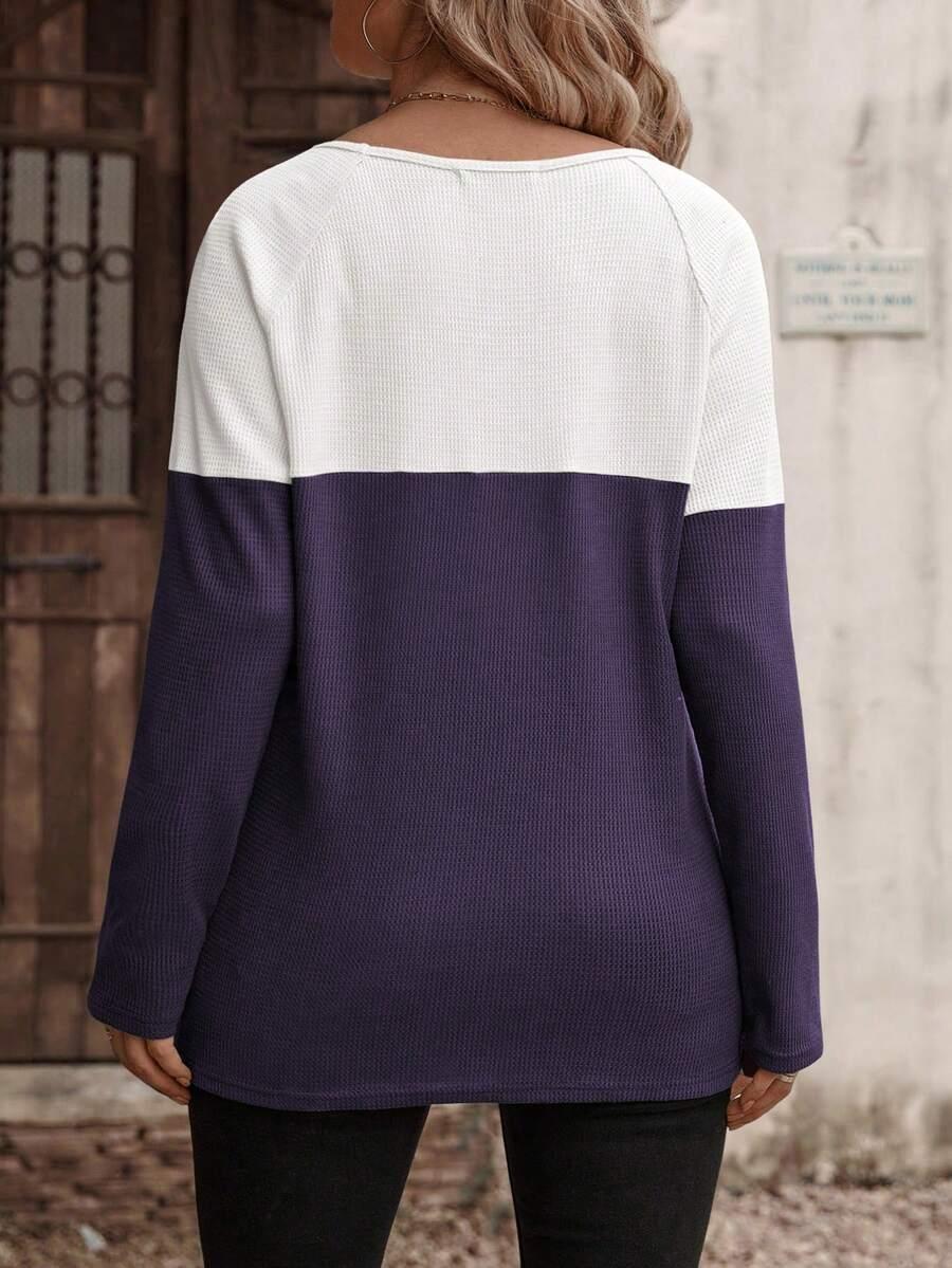 SWETER Z GUZIKAMI