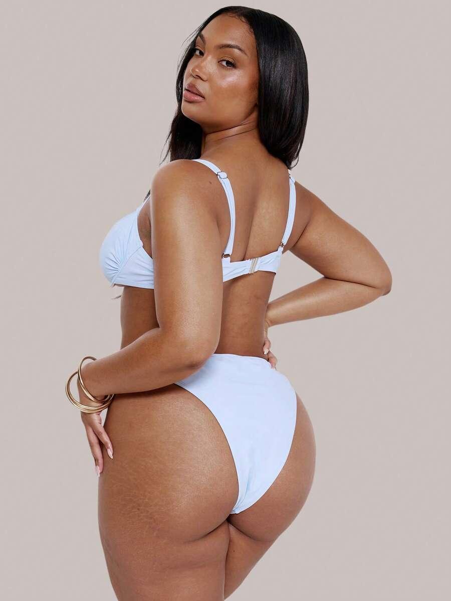 niebieska góra od bikini