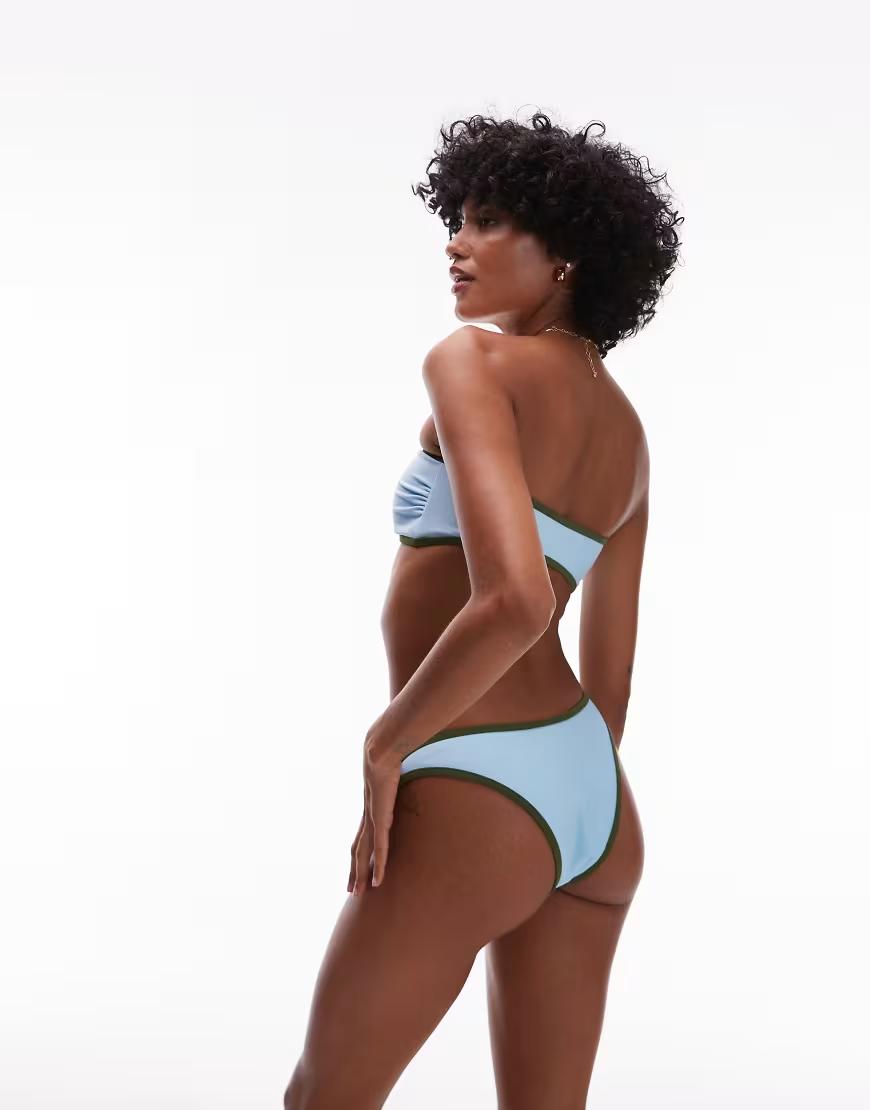 niebieski dół od bikini.