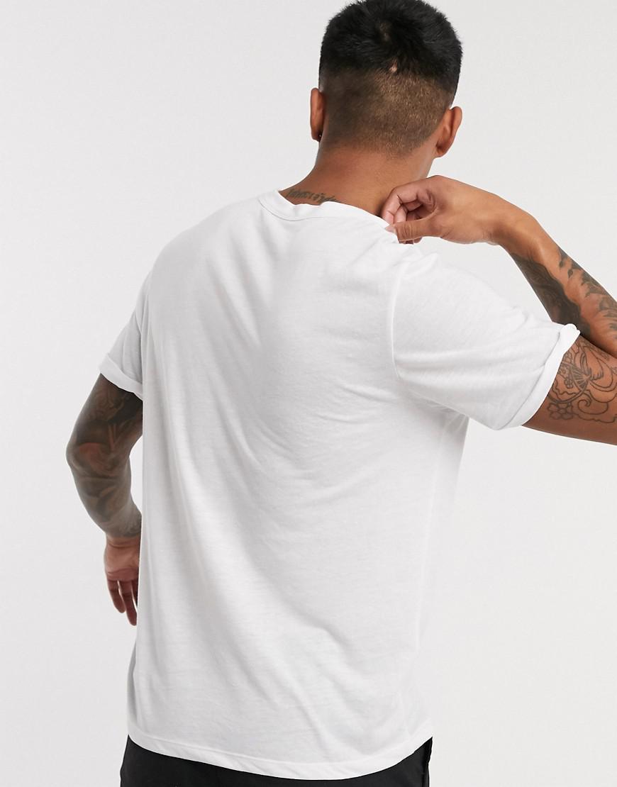biały t-shirt okrągły dekolt 