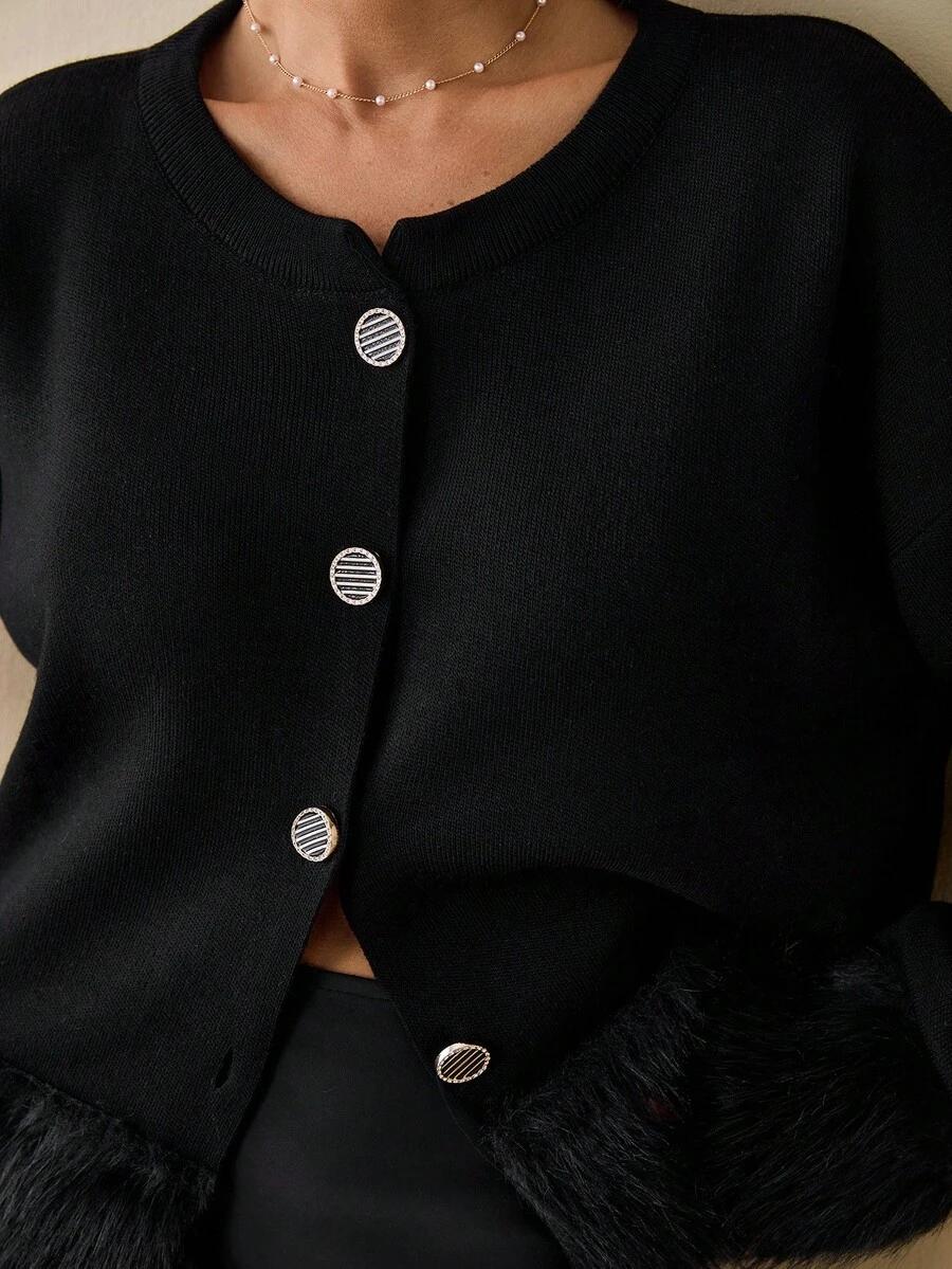 czarny sweter guziki