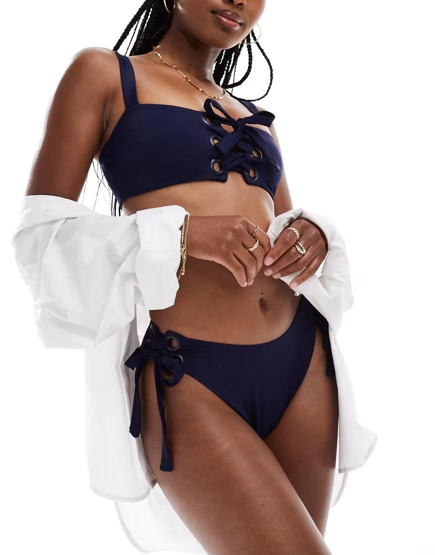 granatowy dół od bikini