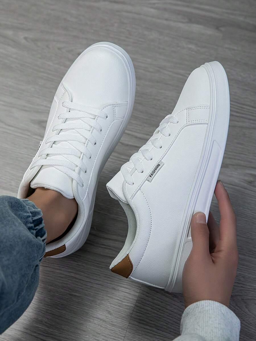 BIAŁE SZNUROWANE BUTY