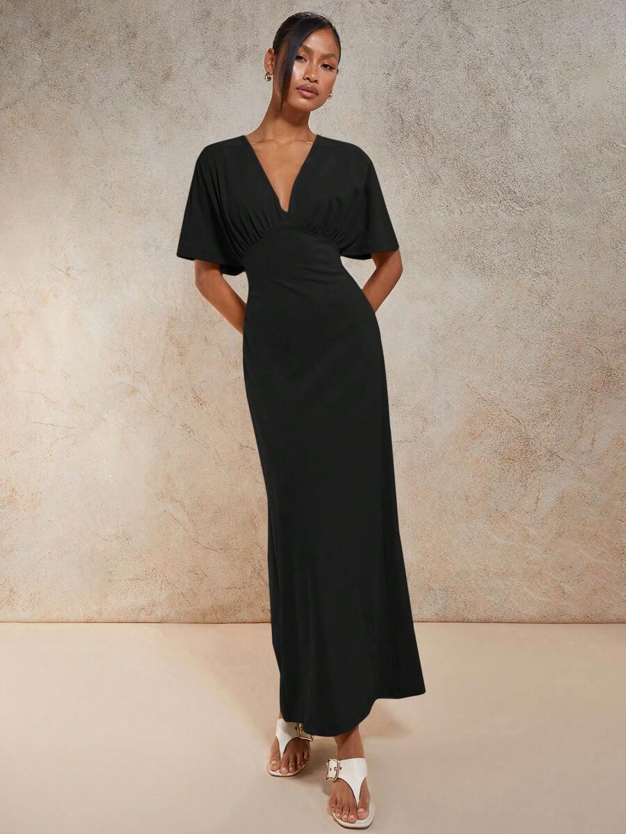CZARNA MAXI SUKIENKA V NECK
