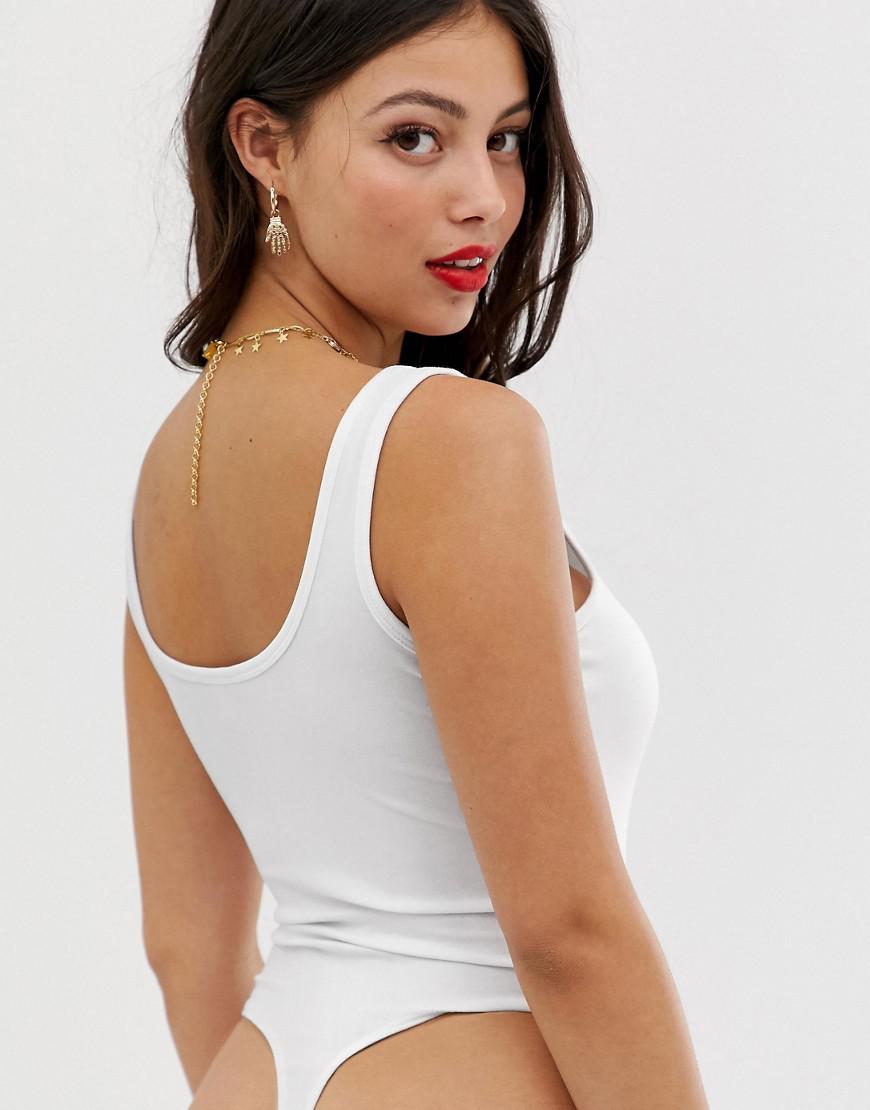 białe gładkie body bez rękawów v-neck