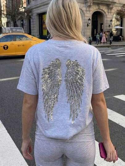 T-SHIRT Z APLIKACJĄ Z CEKIN 
