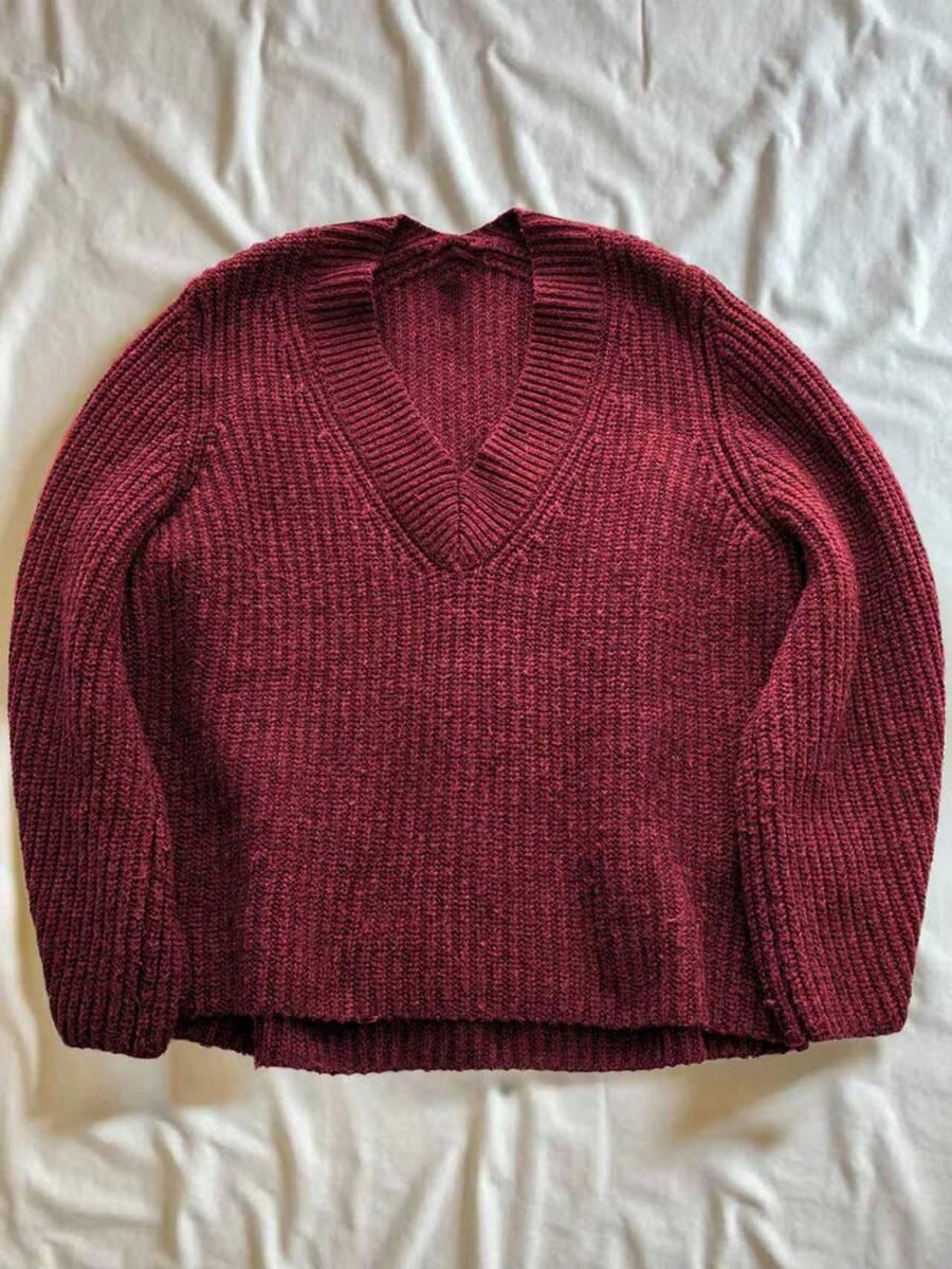 CZERWONY SWETER V-NECK
