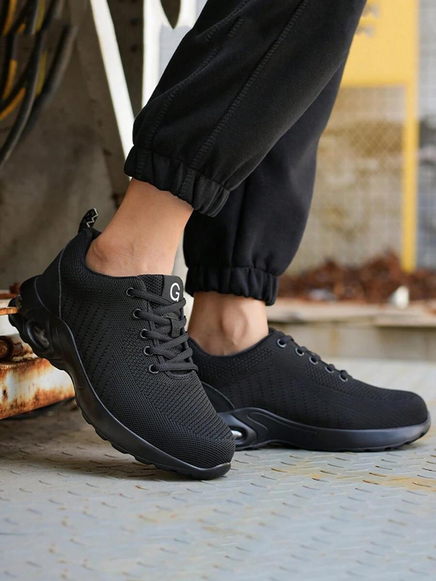 czarne buty sportowe