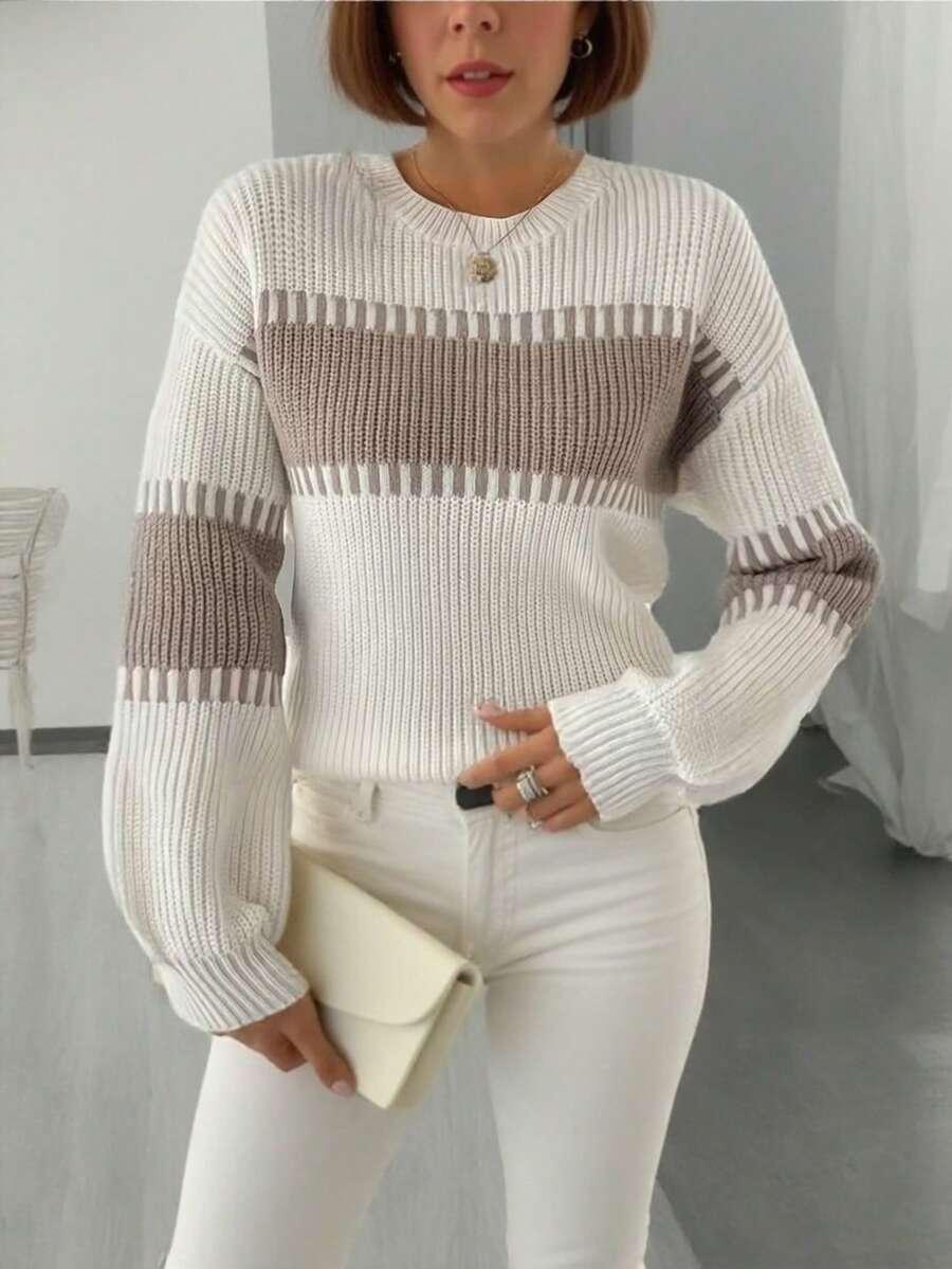 beżowy sweter okrągły dekolt