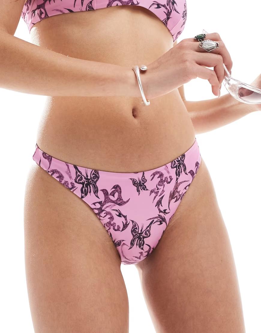 różowy dół od bikini 