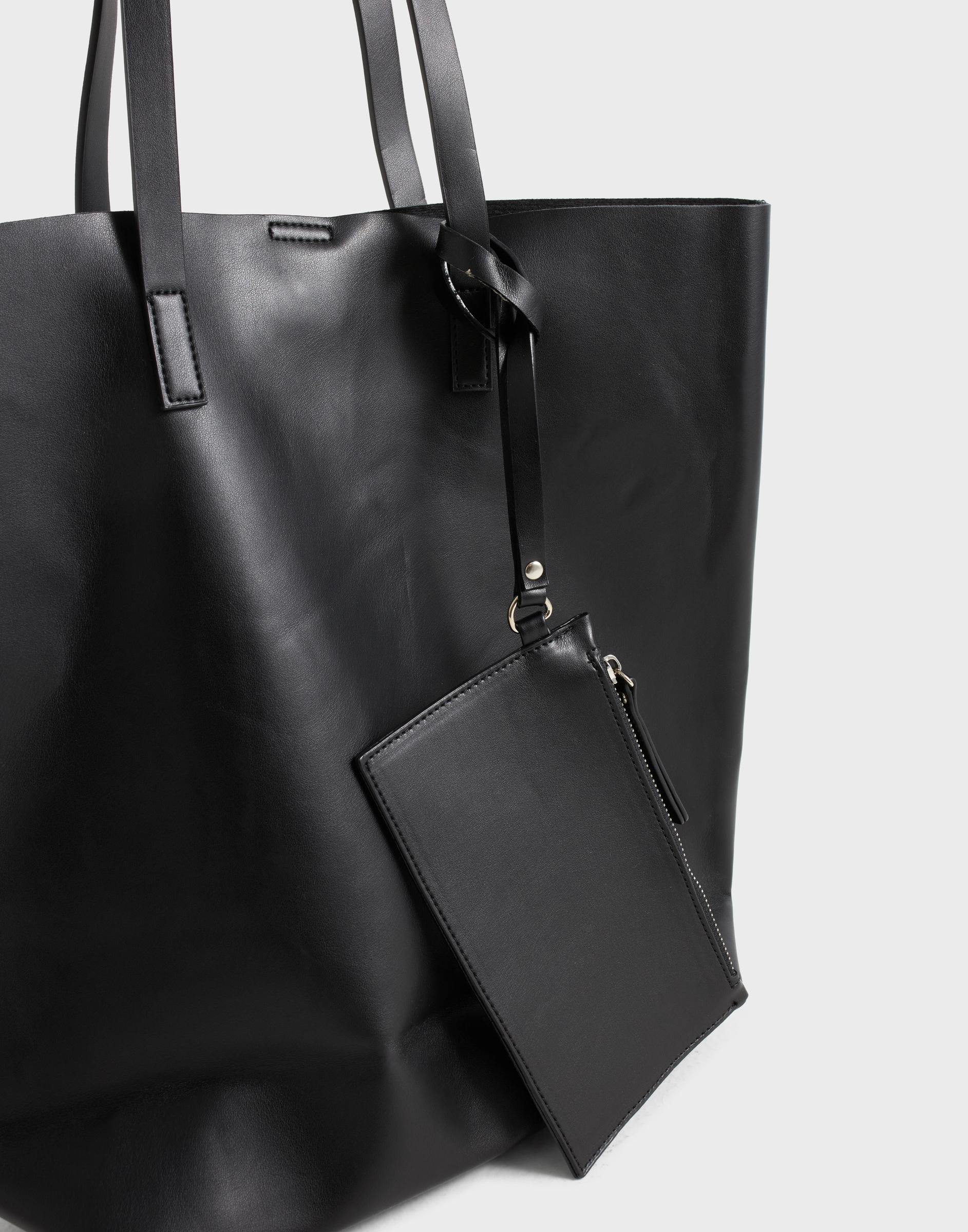 czarna torebka shopper