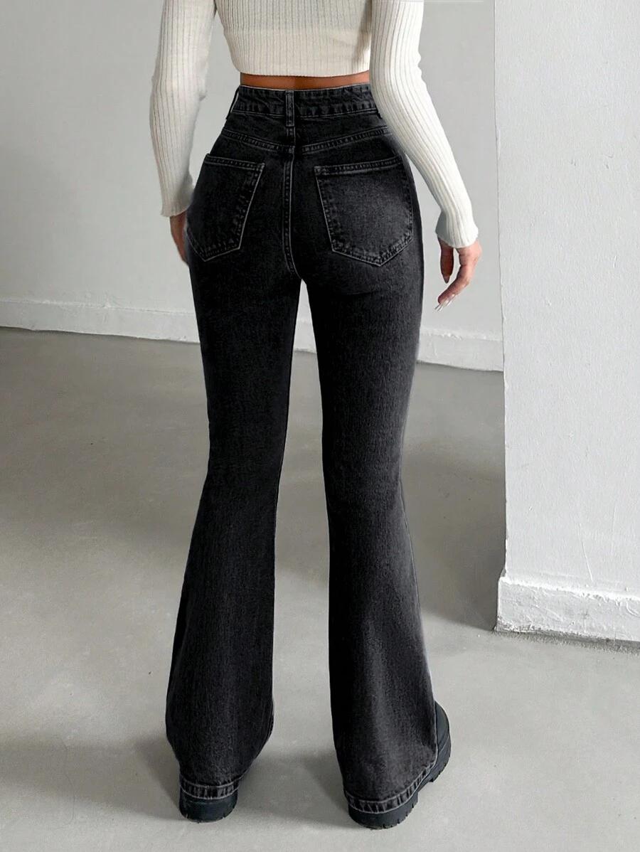 czarne spodnie jeans