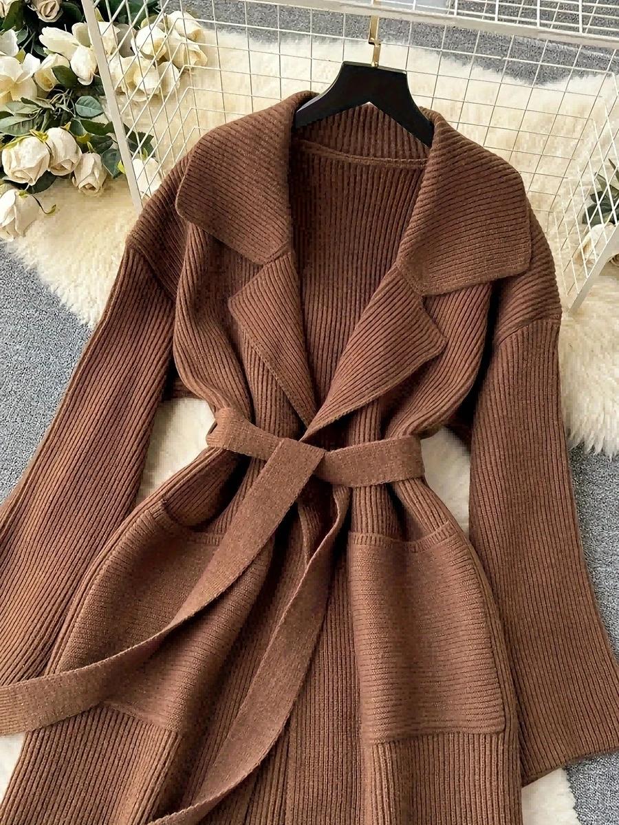 brązowy sweter kieszenie