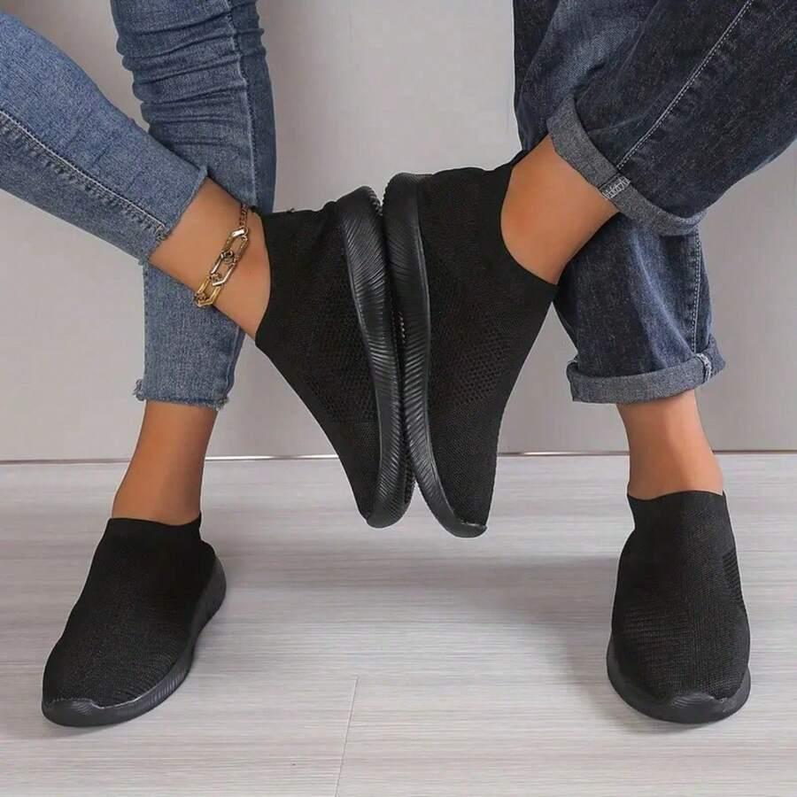 czarne buty sportowe