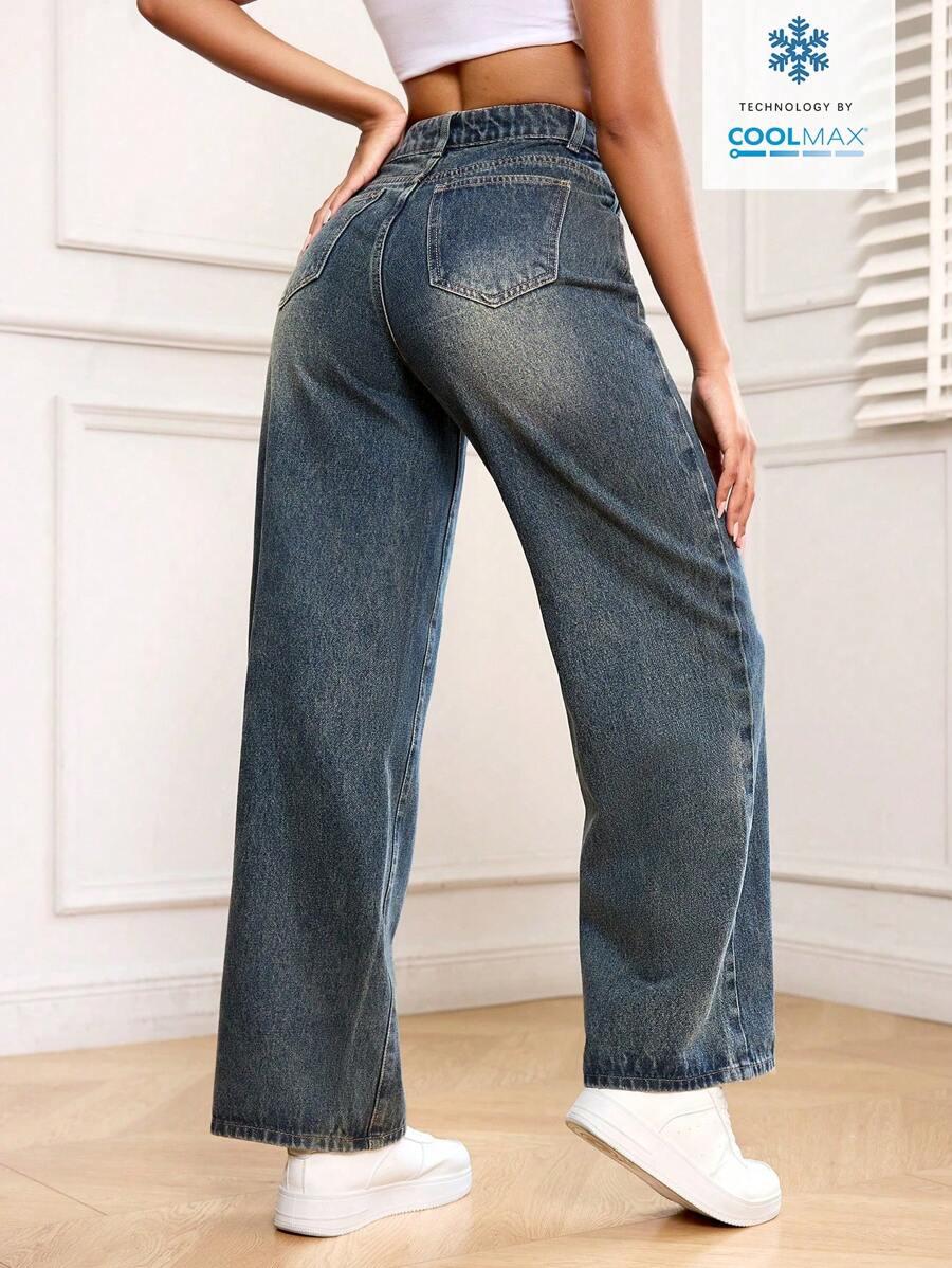 niebieskie spodnie jeans