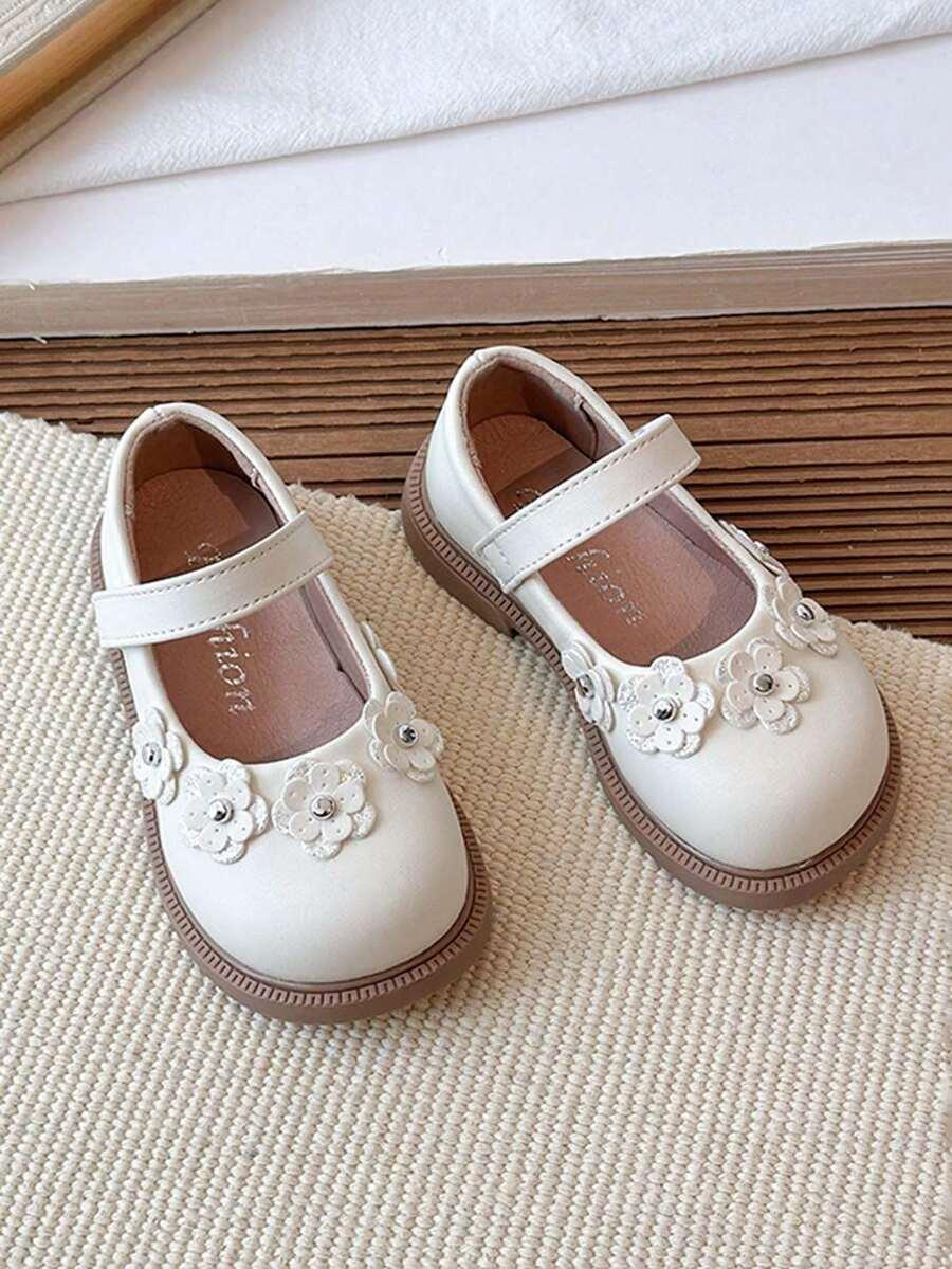 BUTY DZIECIĘCE ZDOBIENIE 