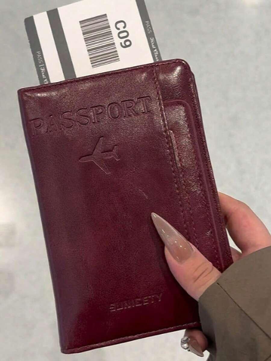 brązowe etui na paszport