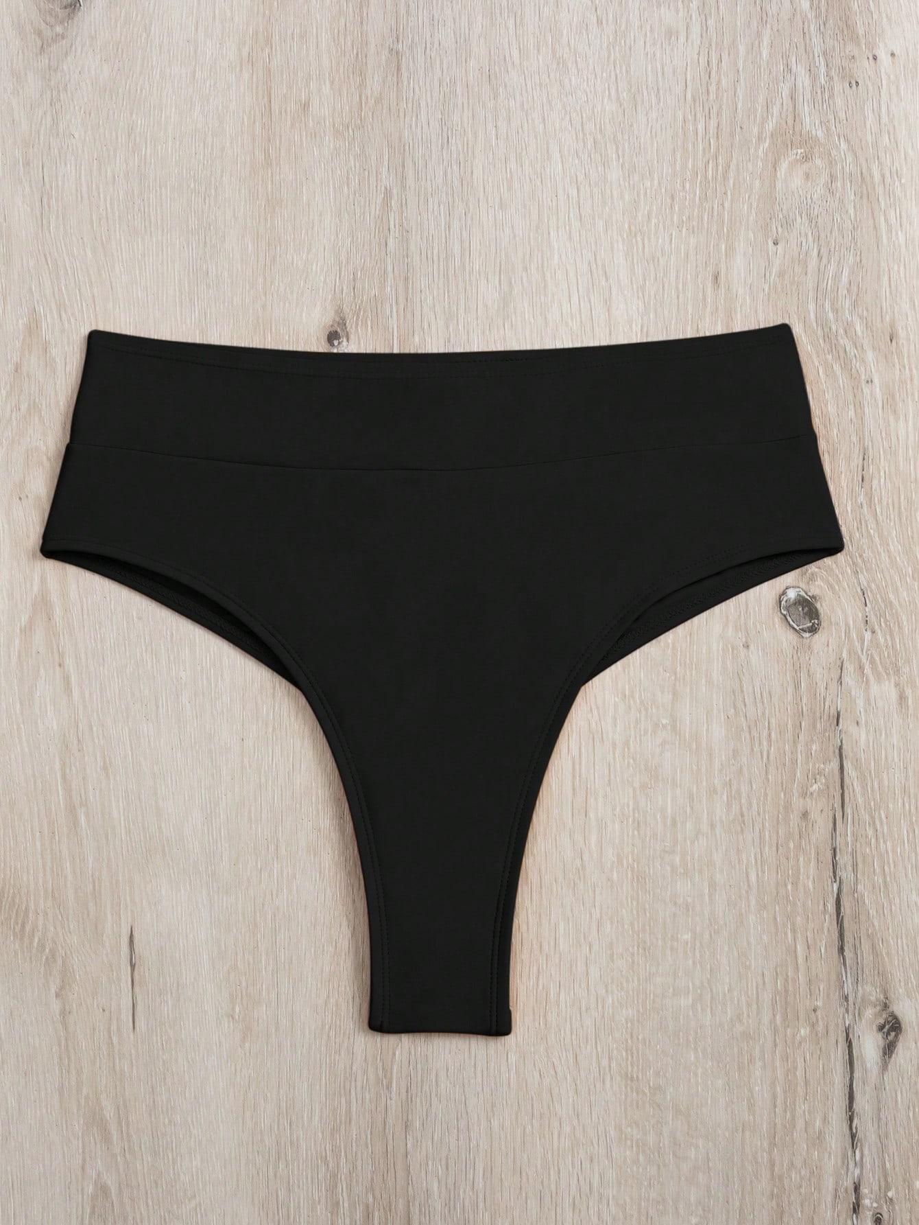 czarne stringi dół od bikini