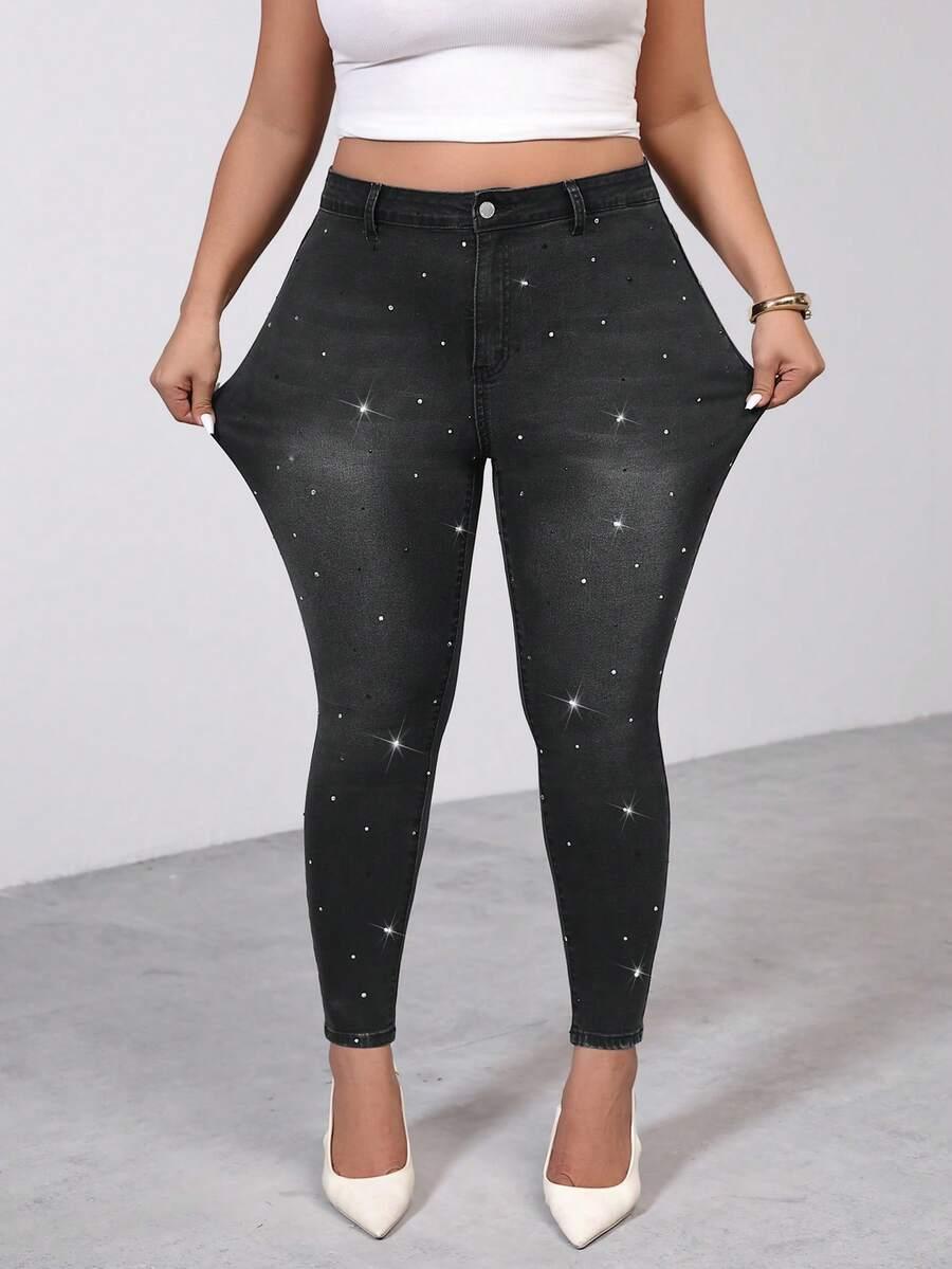 czarne spodnie jeans rurki