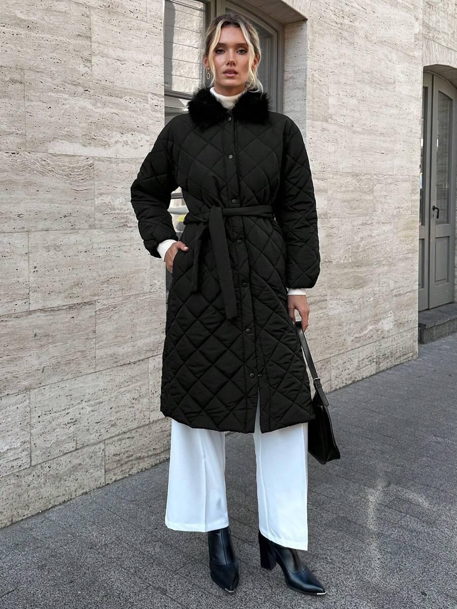 ELEGANCKI PIKOWANY PŁASZCZ DAMSKI 