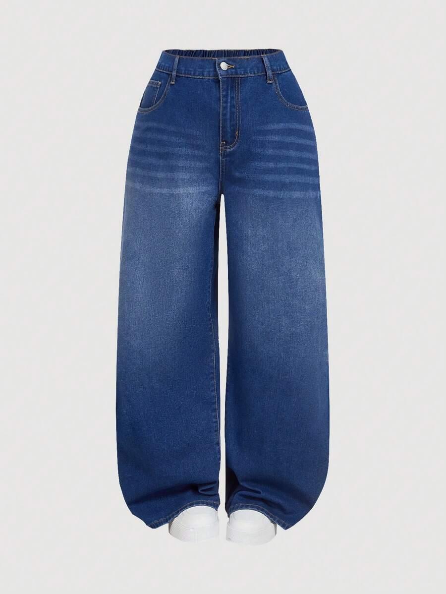 granatowe spodnie jeans