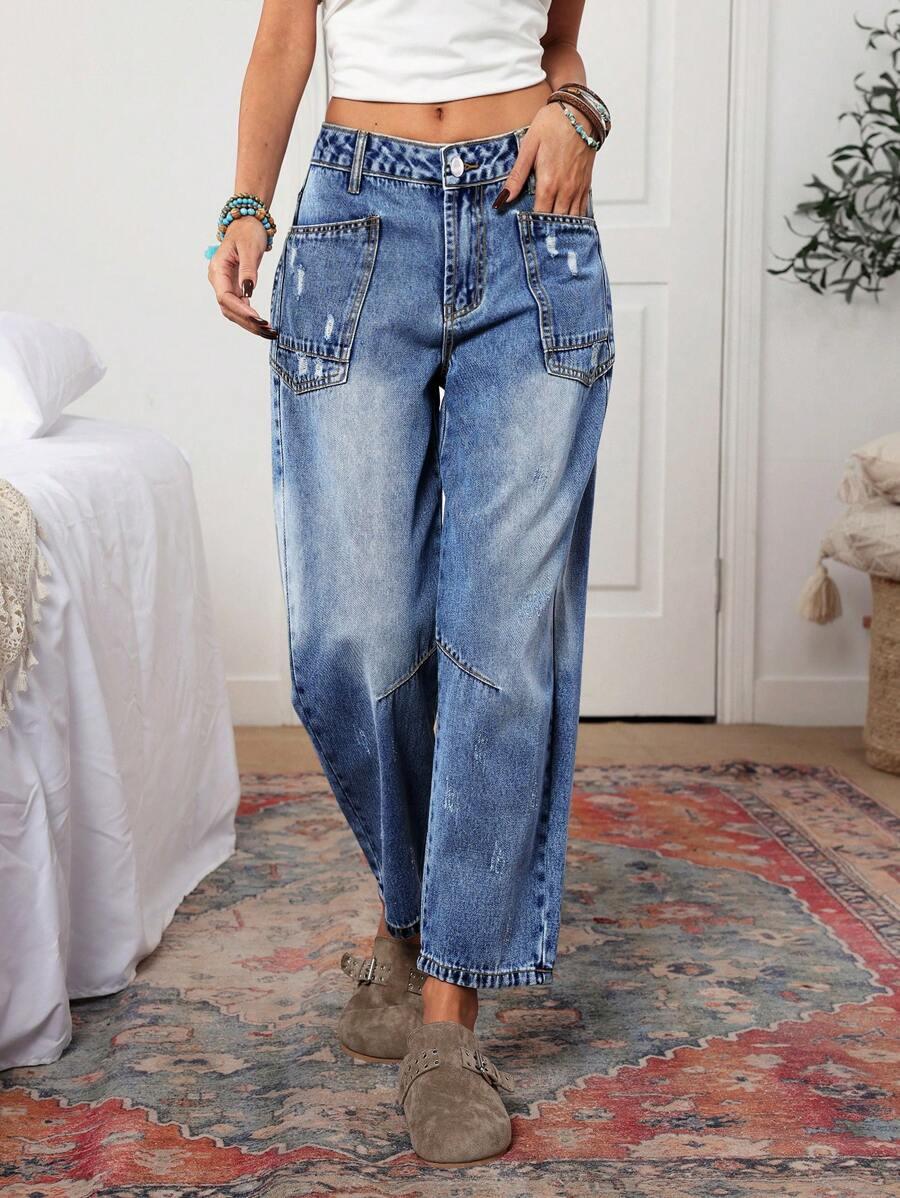 niebieskie spodnie jeans