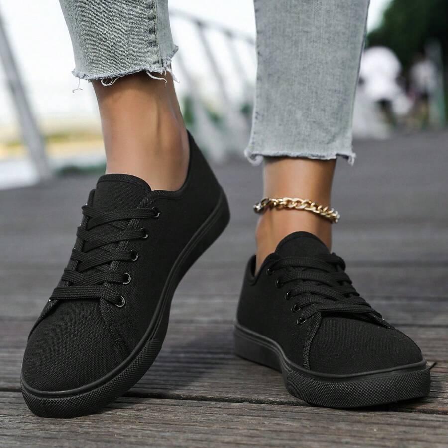 czarne trampki casual