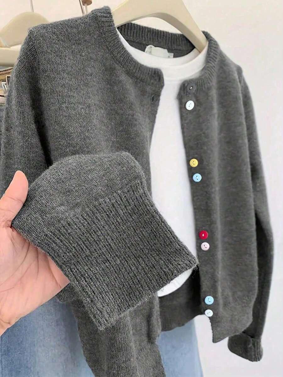 SWETER Z DŁUGIM RĘKAWEM GUZIKI