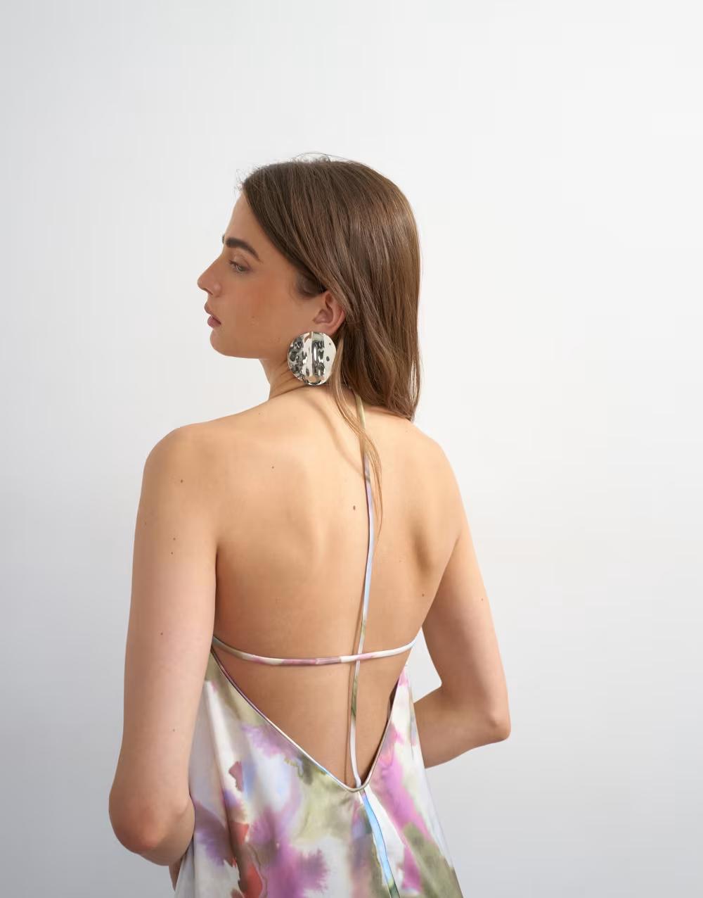 satynowa maxi sukienka w kwiaty