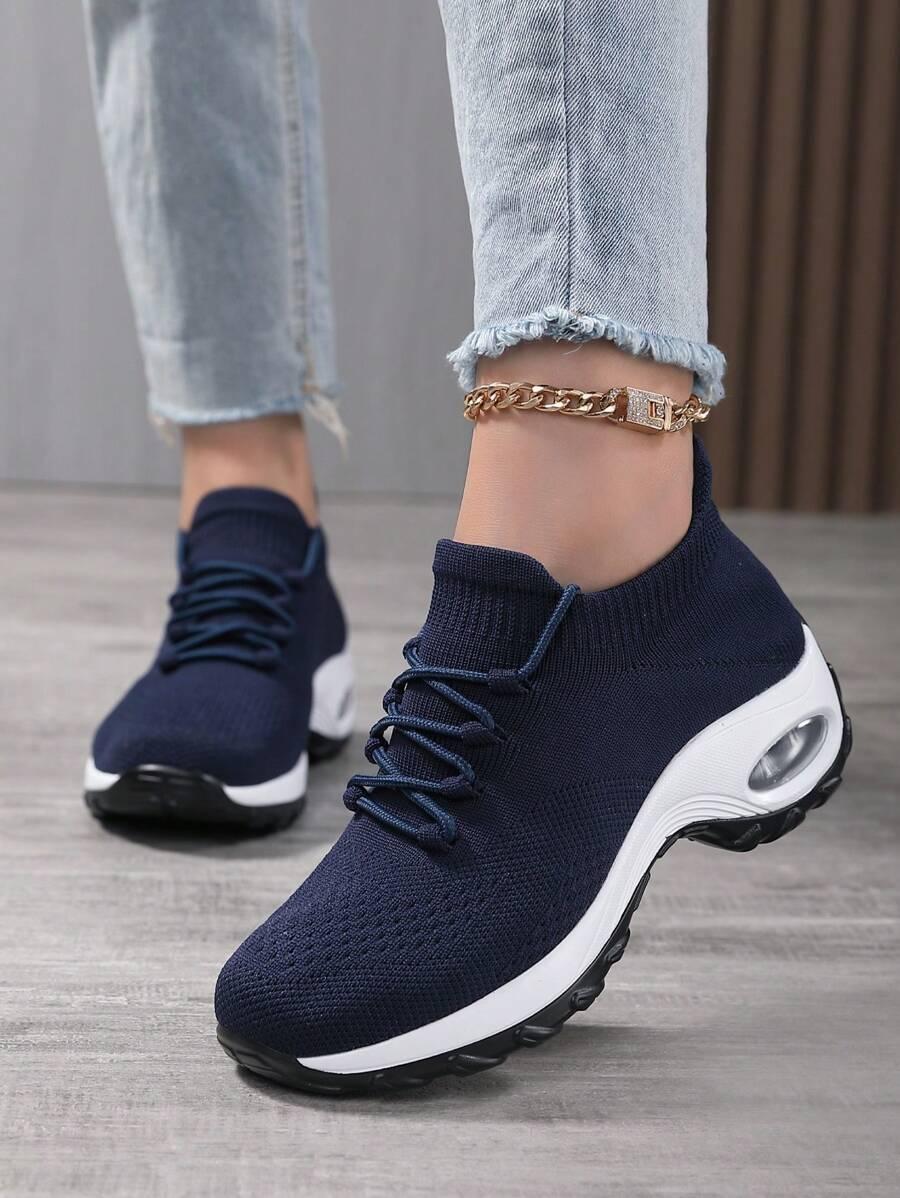 niebieskie buty sportowe 