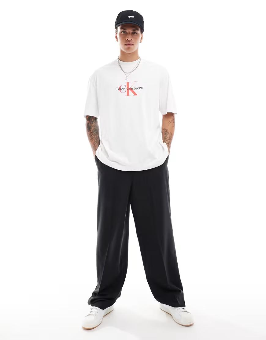 BIAŁY T-SHIRT LOGO